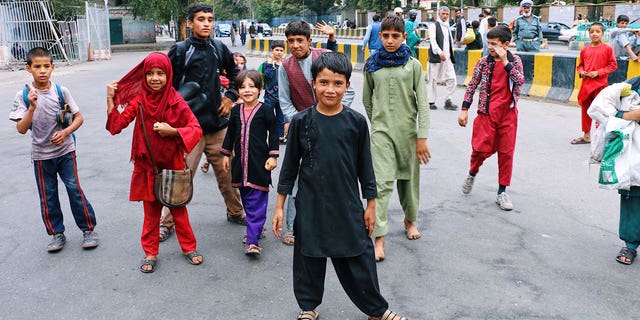 카불의 아프가니스탄 어린이들.