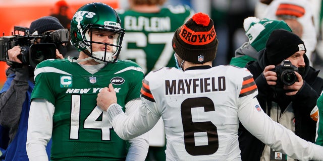 Baker Mayfield (6) of the Cleveland Browns congratulates Sam Darnold (14) of the New York Jets after the Jets defeated the Browns 23-16 at MetLife Stadium Dec. 27, 2020, East Rutherford, N.J.