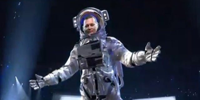 Johnny Depp appears as moonman at Video Music Awards.