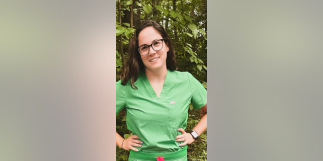 Twin sisters help rescue woman with medical emergency on flight from Boston to Fort Myers, Florida 3 Nicole Kelly (pictured here) and her twin sister Lindsay Byrne used sugar packets to help a woman regain consciousness on board the flight.