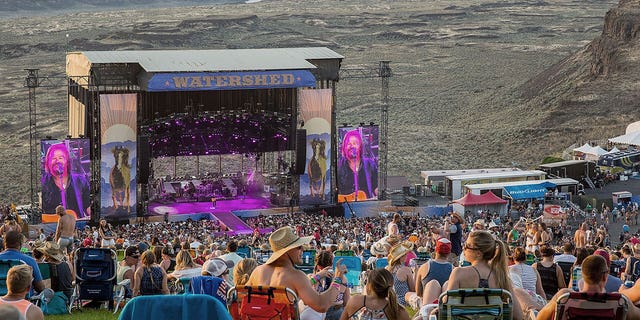 GEORGE, WA - AUGUST 05: Fans enjoy the second weekend of the Watershed Music Festival at Gorge Amphitheatre on August 5, 2016 in George, Washington. (Photo by Suzi Pratt/WireImage)