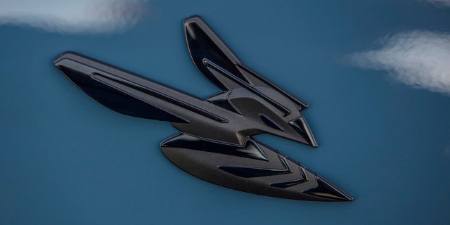 All Hornets feature a signature fender badge.