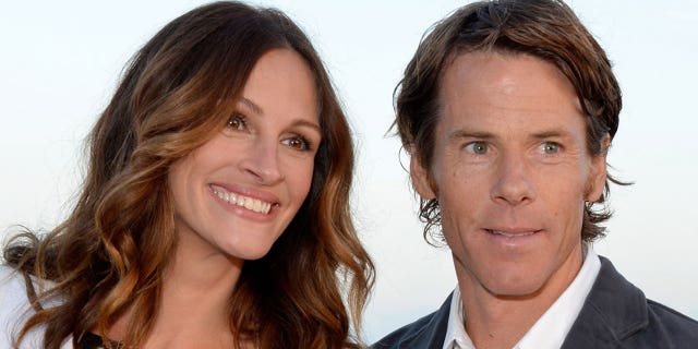 Julia Roberts and Danny Moder live on a ranch in Taos, New Mexico, with their three children. 