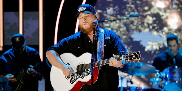 Luke Combs pays back young fans who bought their own tickets to his ...