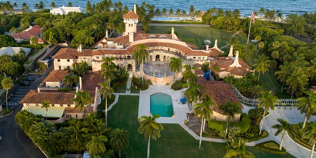Uma vista aérea da propriedade Mar-a-Lago do ex-presidente Donald Trump em Palm Beach, Flórida, em 10 de agosto de 2022.