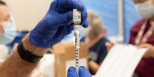 Le vaccin JYNNEOS contre la variole et le monkeypox est photographié ici au département de la santé publique du comté de Pima au centre de santé publique Abrams à Tucson, Arizona, le 20 août 2022.