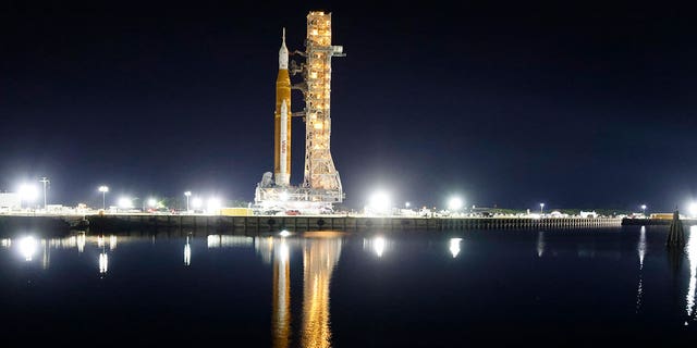 Les ingénieurs et techniciens de la NASA travailleront à la configuration des systèmes sur la rampe de lancement au cours des prochains jours.