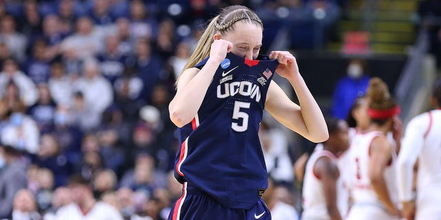 UConn women's basketball star Paige Bueckers will return to school next ...