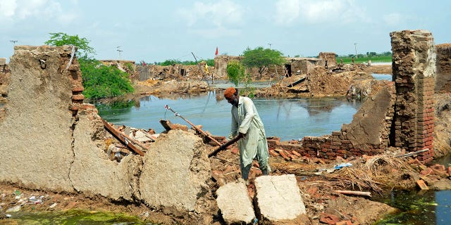 Pakistan flood deaths exceed 1,000 in “climate catastrophe”