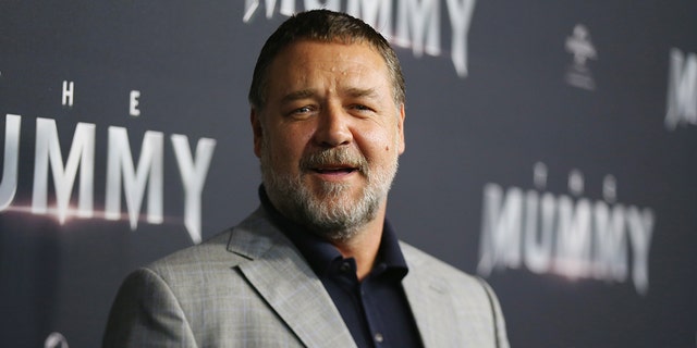 Russell Crowe red carpet