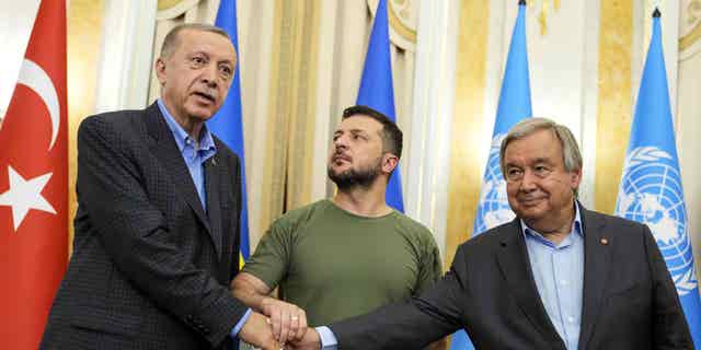 Turkish President Recep Tayyip Erdogan (left), Volodymyr Zelenskyy (center) and United Nations Secretary General Antonio Guterres (right) meet in Lviv, Ukraine, on Aug. 18, 2022.