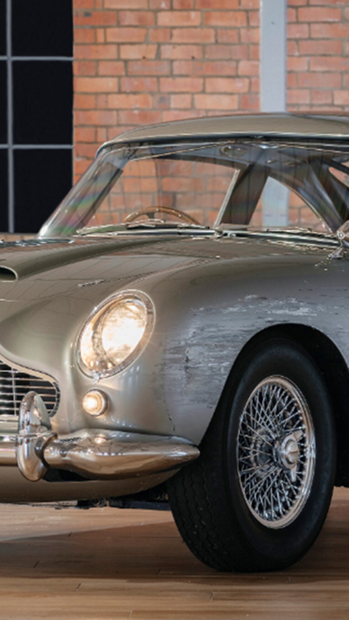 James Bond's 'illegal' Aston Martin DB5 with Gatling guns