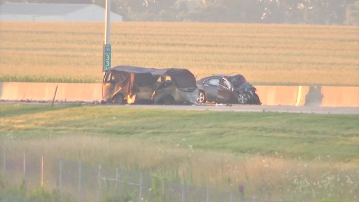 5 children among 7 killed in fiery, head-on crash along Chicago-area interstate 5 children among 7 killed in fiery, head-on crash along Chicago-area interstate