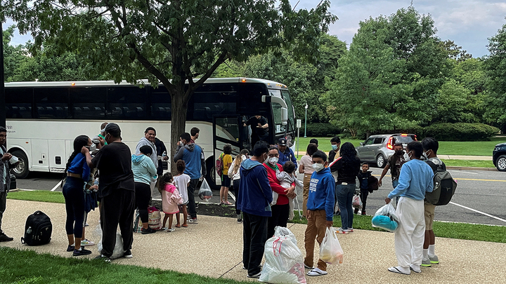 Texas buses taking migrants to NYC sets off firestorm from Dems, Abbott tells them to take it up with Biden Texas buses taking migrants to NYC sets off firestorm from Dems, Abbott tells them to take it up with Biden