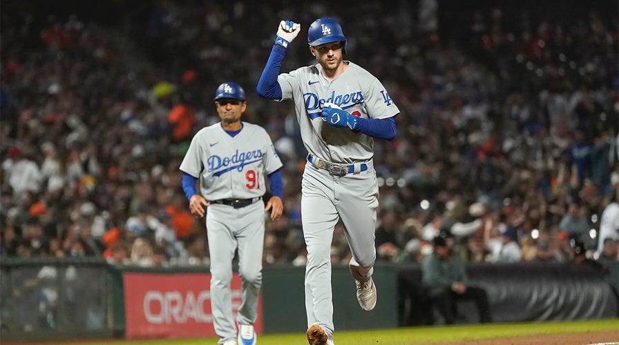 Dave Roberts on Trea Turner's Dodgers debut: 'He's a pretty