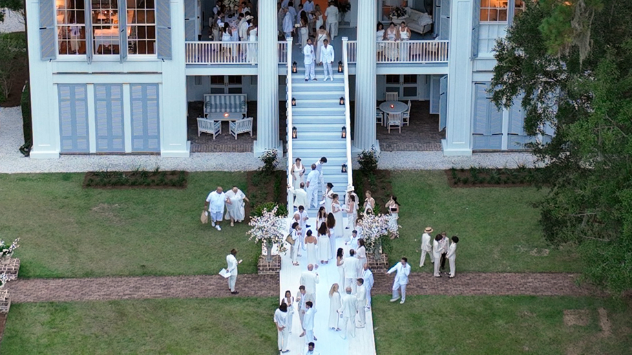 Guests mingle at JLo and Ben Affleck's wedding