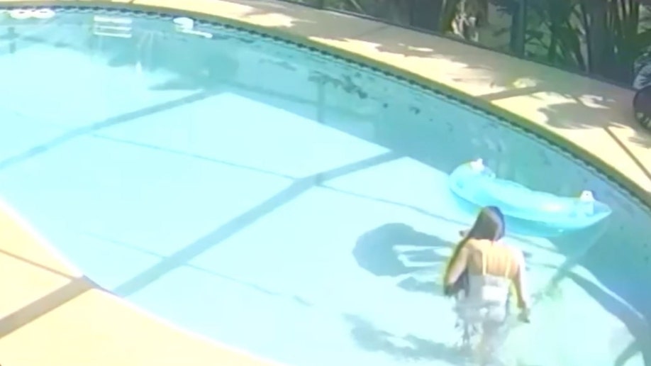 Florida woman kills pet dog in pool