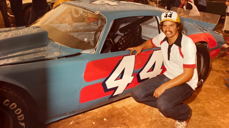 Kyle Petty takes picture at Myrtle Beach