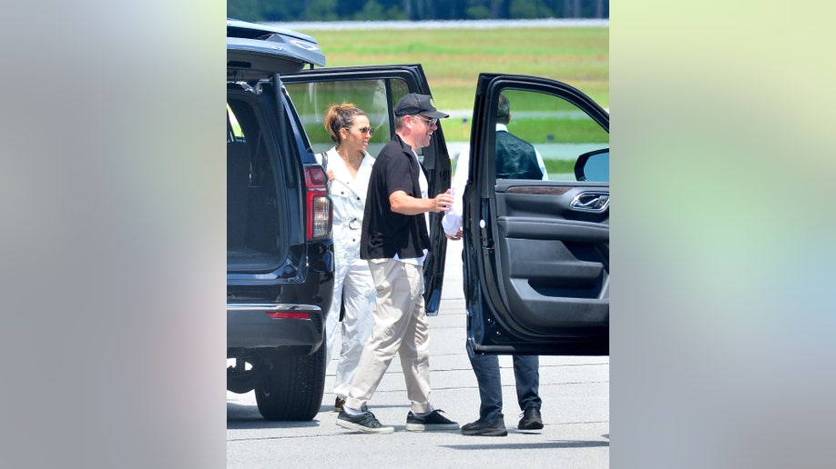 Matt Damon and his wife arrive in Georgia 