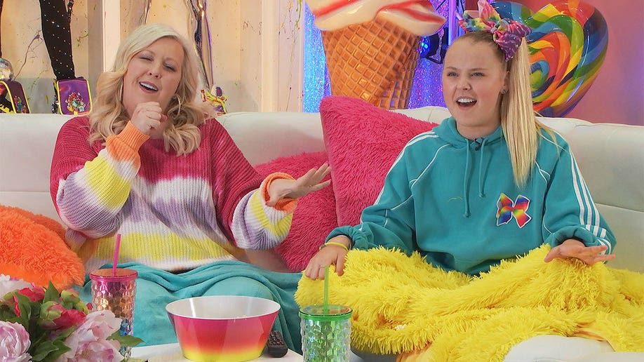 JoJo Siwa and mom Jessalynn 