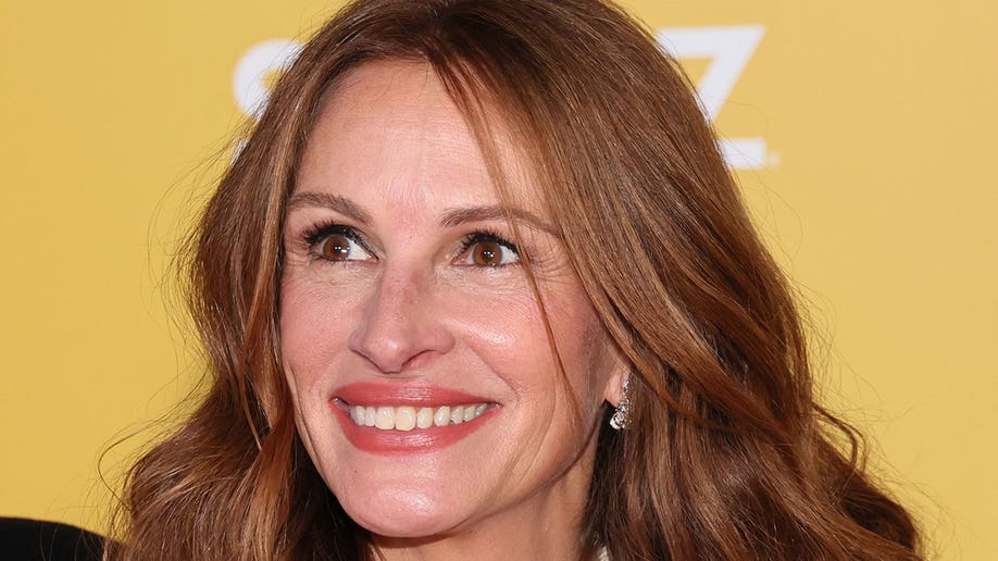 Julia Roberts at the Starz awards