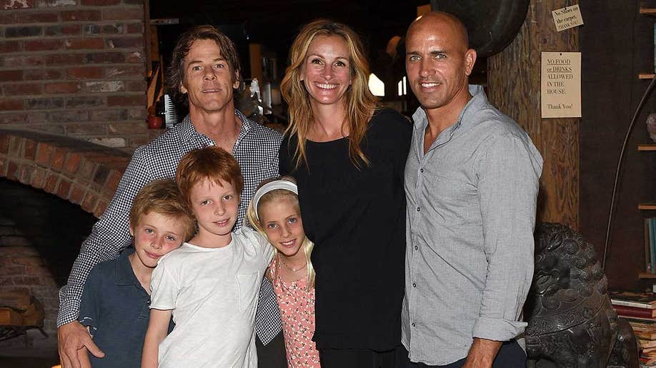 Julia Roberts, Danny Moder, and kids