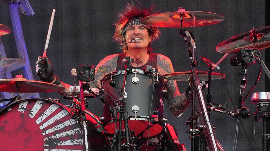 Tommy Lee drumming on tour for Motley Crue in 2022