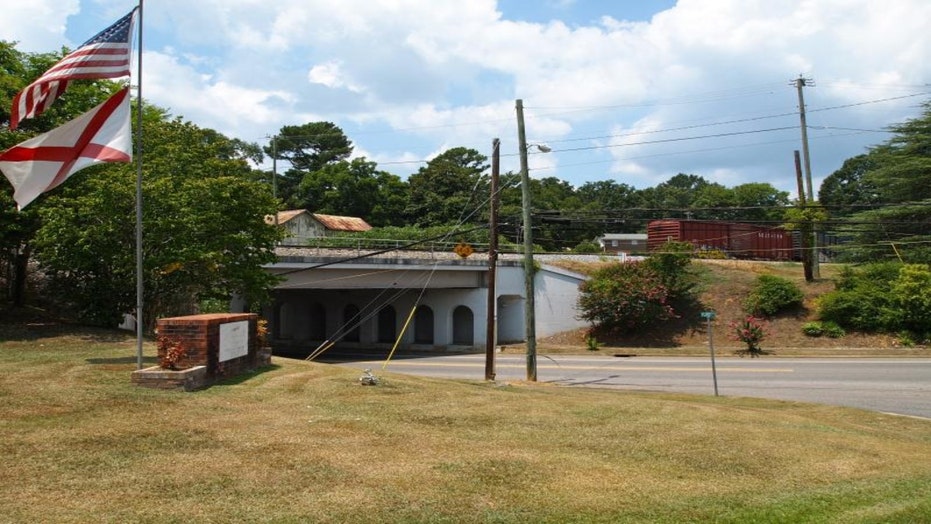Alabama town abolishes police department after officer’s slavery text surfaces Alabama town abolishes police department after officer’s slavery text surfaces