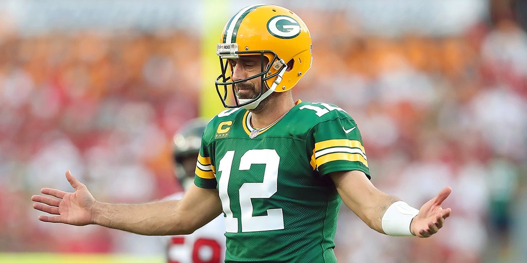 Aaron Rodgers takes credit for failed Bucs 2-point conversion, puts Tampa  video board operator on blast