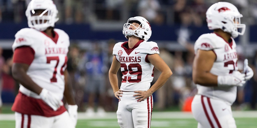 Arkansas Field Goal Denied by NFL Upright in Loss to Texas A&M - Sports  Illustrated