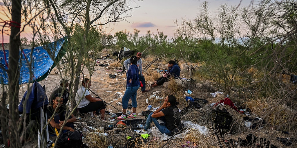 Southern border migrant encounters rose to over 200,000 in August, as numbers from Venezuela, Cuba spike - Vimarsana News