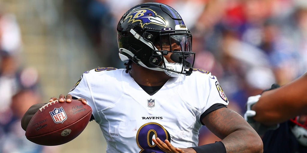 In showcase win over Patriots, Lamar Jackson shows why Ravens