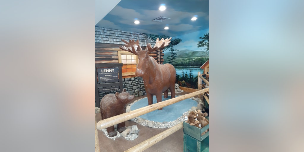Chocolate moose, anyone? Maine attraction, made of confectionary staple, turns 25 - Vimarsana News