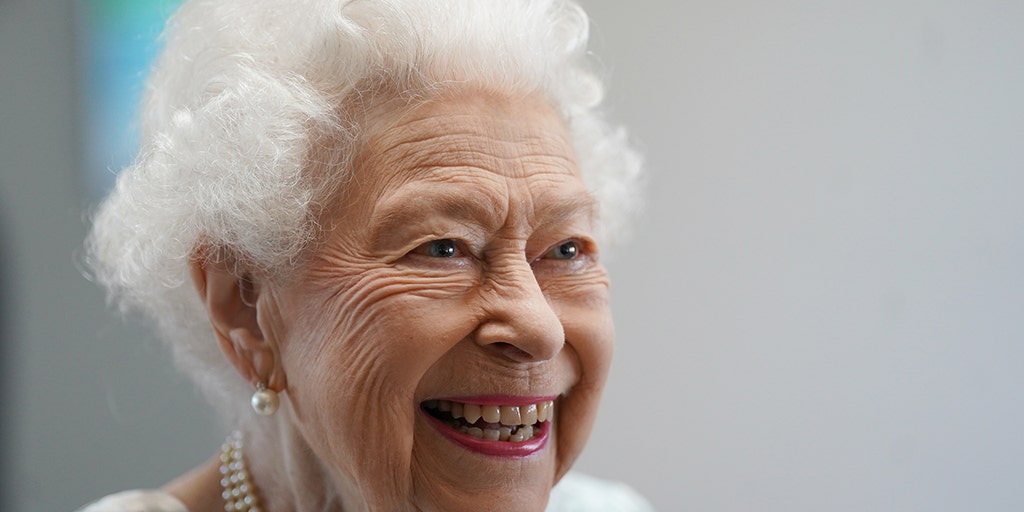 Queen Elizabeth II cancels a meeting after doctors advised her to rest following a busy day - Vimarsana News