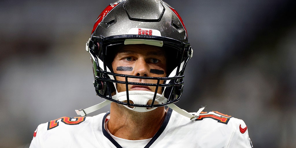 Brady tells Bucs he's still pondering his future - The Vicksburg