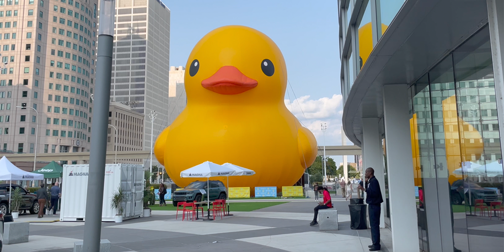 World's largest rubber duck' at Detroit auto show celebrates 'Duck Duck Jeep'  movement