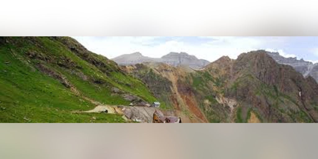 Arizona nurses, driver killed in Colorado after Jeep falls off cliff during off-roading tour - Vimarsana News