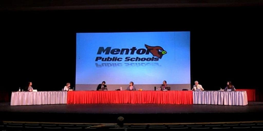 Ohio school board meeting gets heated over 'woke' policy keeping parents in dark about kids' gender changes - Vimarsana News