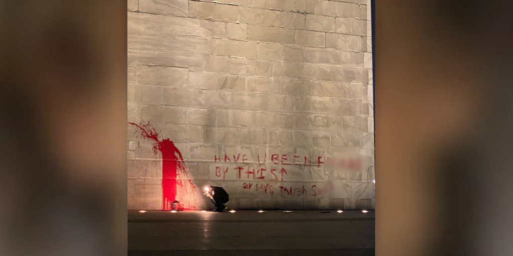Washington Monument vandalized with vulgar message; suspect in custody - Vimarsana News