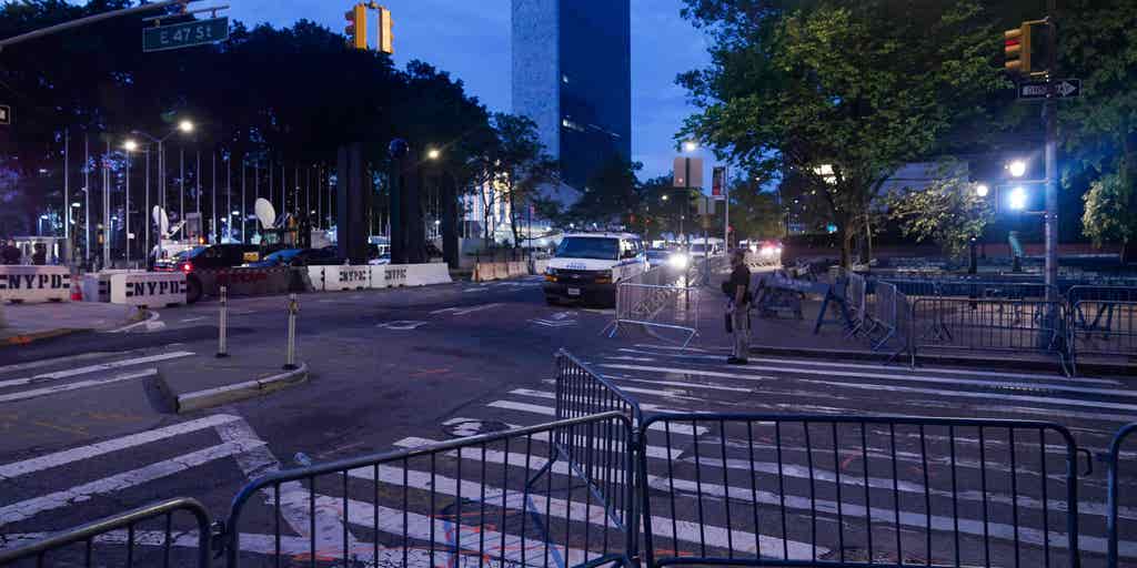 NY surrounds UN headquarters with barricades ahead of UN General Assembly meeting - Vimarsana News