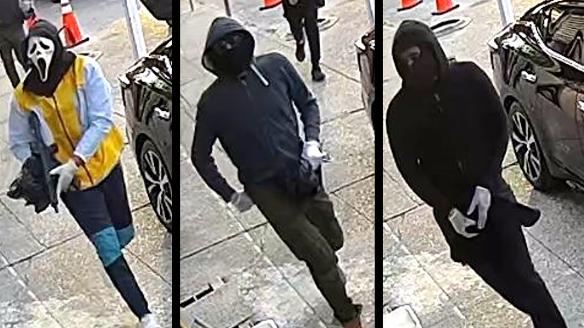 nyc armed robbery suspects 