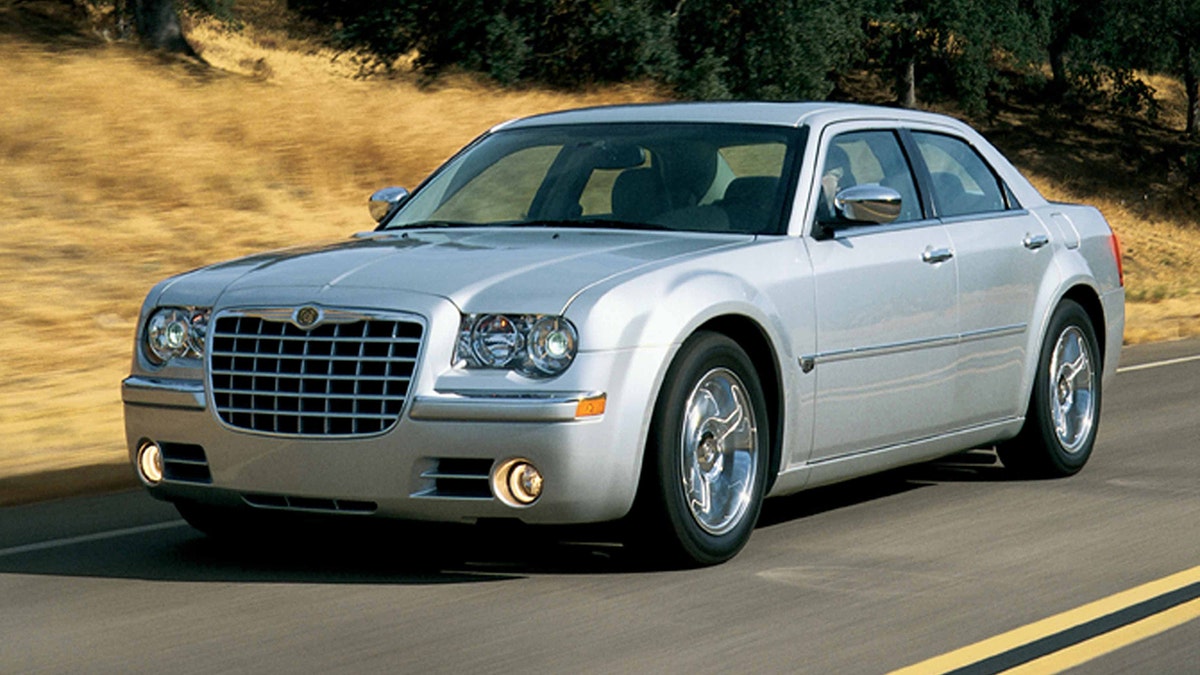 Chrysler 300C 5.7 V8 HEMI 1st Generation