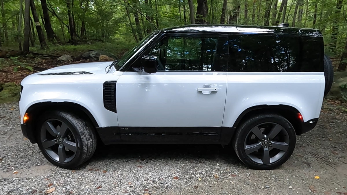 Mathis Basistheorie middag Review: The 2022 Land Rover Defender 90 V8 is the last SUV of its kind |  Fox News
