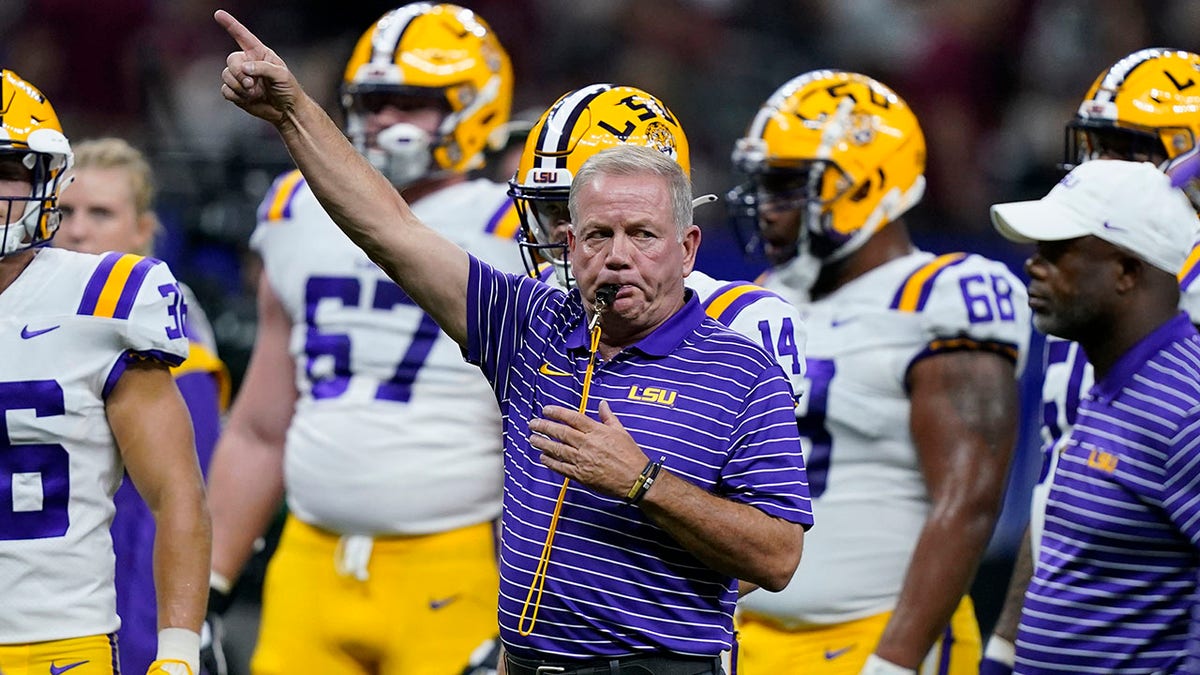 Brian Kelly of LSU before a game against Florida State