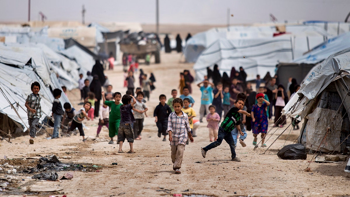 Women and children at the al-Hol camp