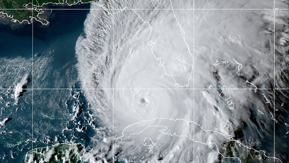 Satellite image of Hurricane Ian moving toward Florida coast