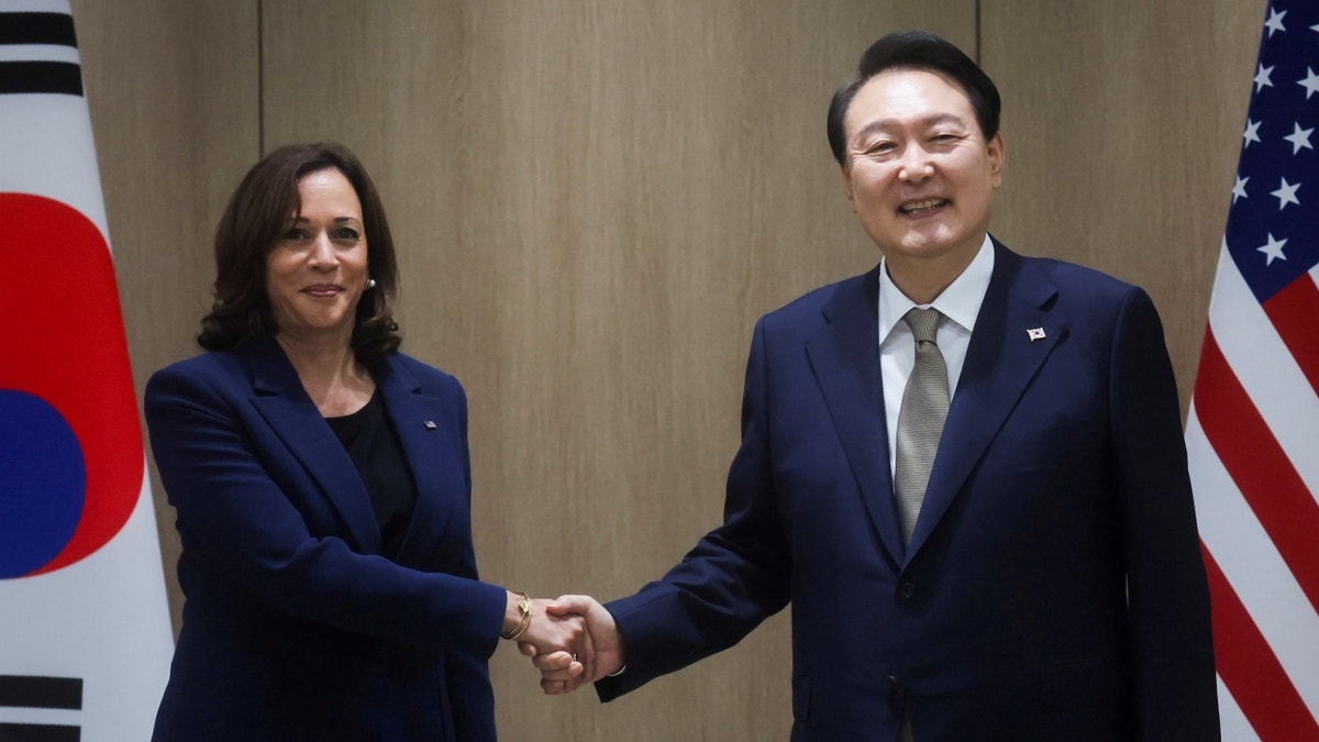 Kamala Harris greeting President Yoon