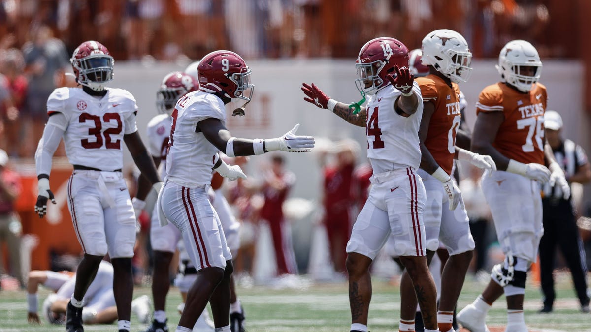 Alabama players celebrate