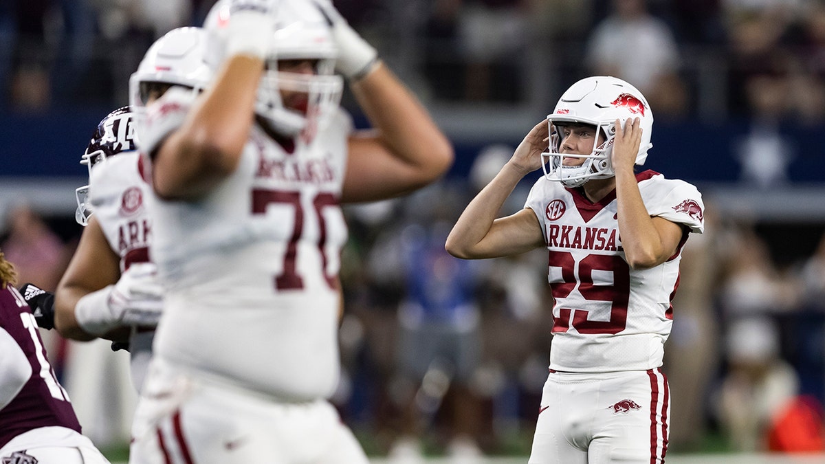 Arkansas Field Goal Denied by NFL Upright in Loss to Texas A&M - Sports  Illustrated