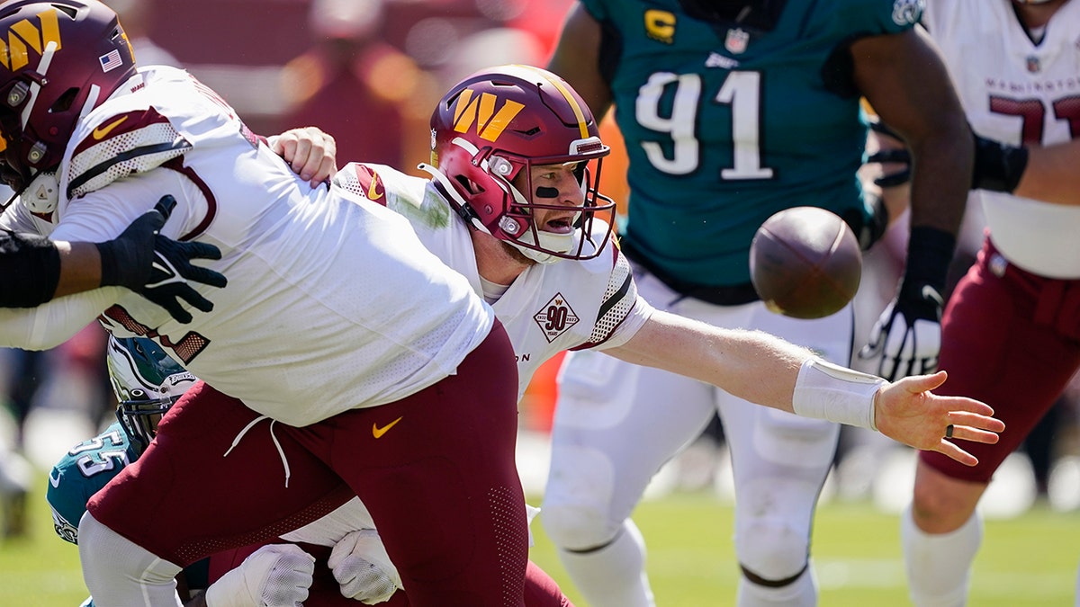 Carson Wentz loses the ball